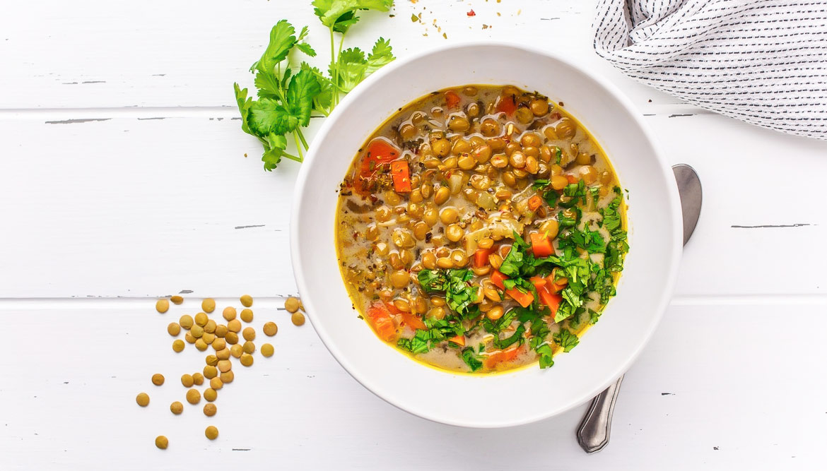 Vegane Kokos-Linsensuppe